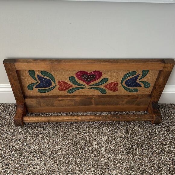 Vintage Wooden Burlap Embroidered Towel Rack with Folk Art Design Wall Decor - Picture 6 of 16